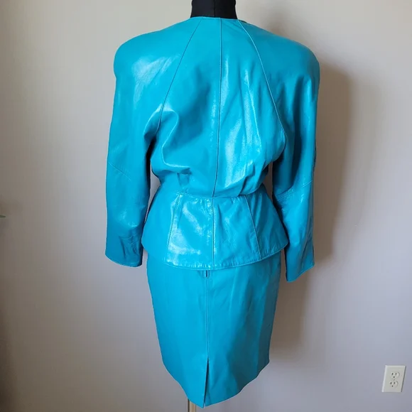 1980s teal blue leather jacket and pencil skirt, 3 piece suit set - Picture 9 of 16